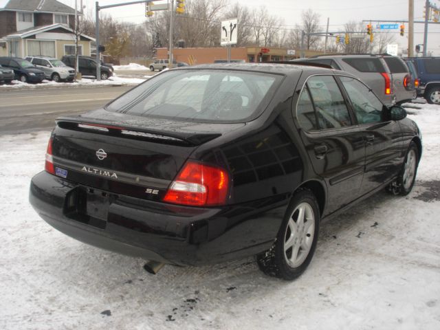 Nissan Altima 2001 photo 1
