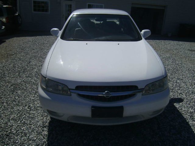 Nissan Altima 2001 photo 1