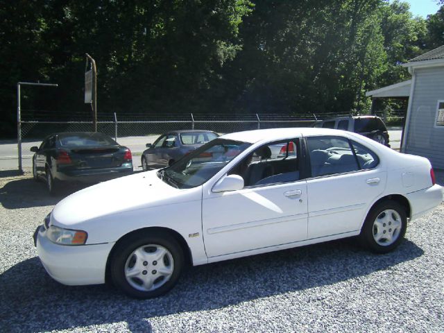 Nissan Altima 2001 photo 4