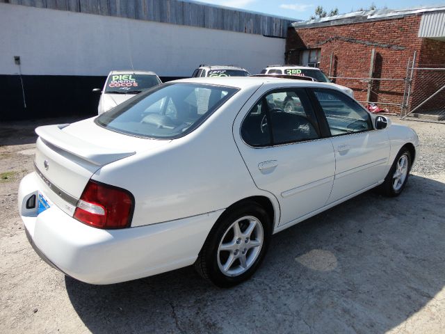 Nissan Altima 2001 photo 6