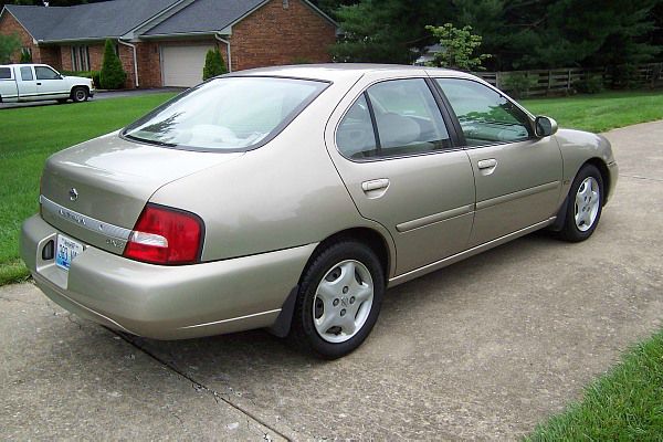 Nissan Altima 2001 photo 1
