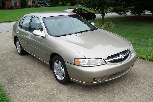 Nissan Altima 2001 photo 2