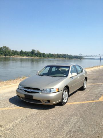 Nissan Altima 2001 photo 1