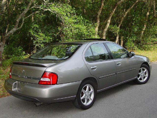 Nissan Altima 2001 photo 4