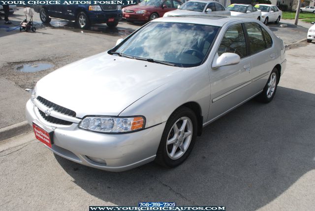 Nissan Altima 2001 photo 1