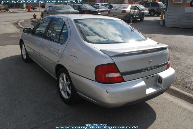 Nissan Altima 2001 photo 4