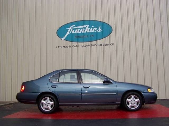 Nissan Altima 2001 photo 1