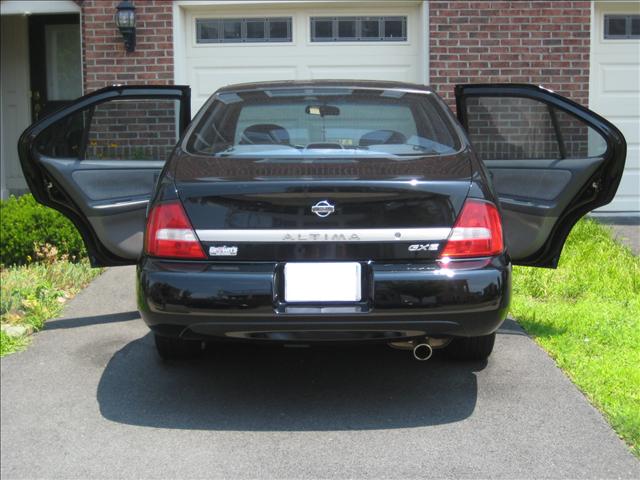 Nissan Altima 2001 photo 1