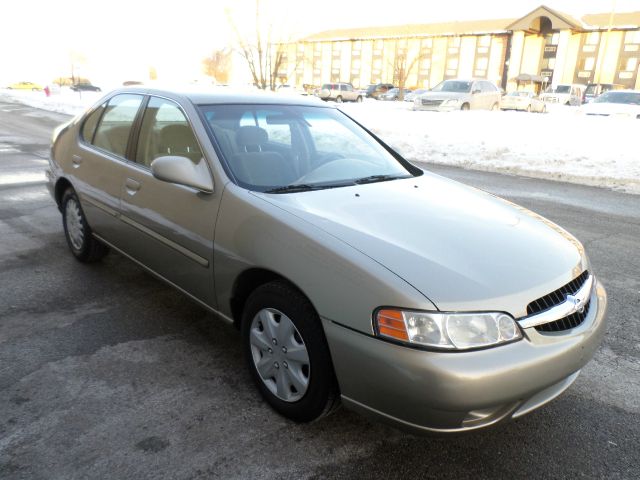 Nissan Altima 2001 photo 2