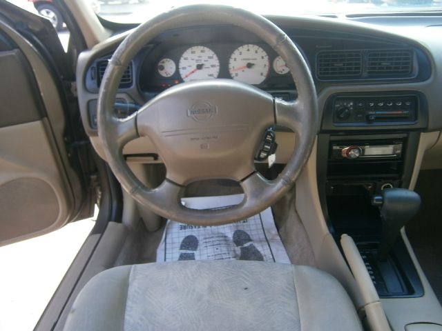 Nissan Altima 2001 photo 2