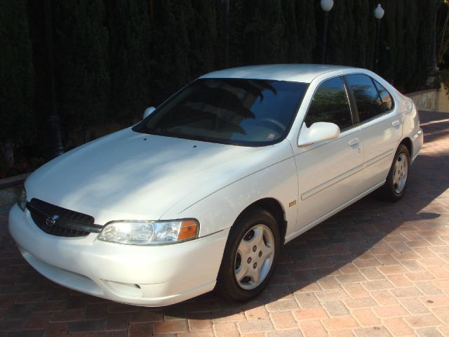 Nissan Altima 2001 photo 2