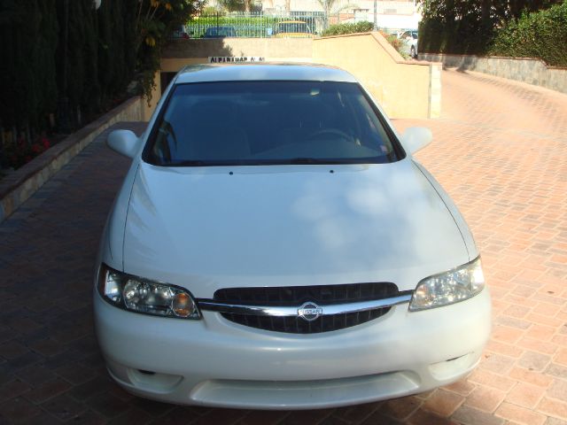 Nissan Altima 2001 photo 3