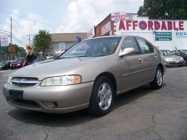 Nissan Altima 2001 photo 4