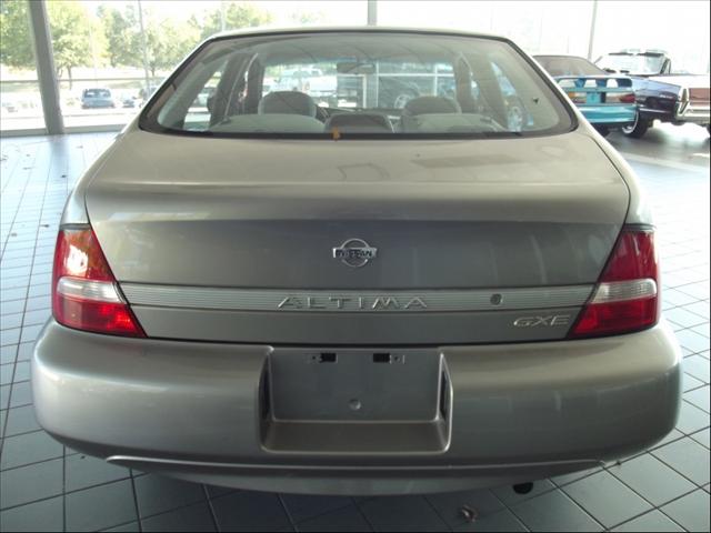 Nissan Altima 2001 photo 4
