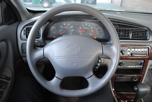 Nissan Altima 2001 photo 1