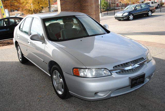 Nissan Altima 2001 photo 4