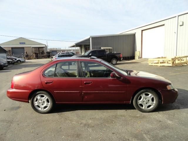 Nissan Altima 2001 photo 2
