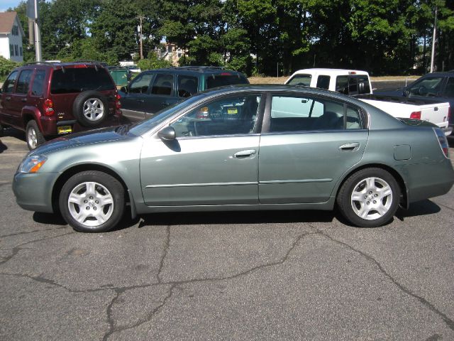 Nissan Altima 2002 photo 2