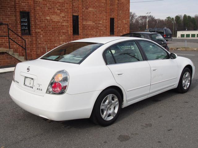 Nissan Altima Pickupslt Quad Cab SWB 4WD 4x4 Truck Sedan