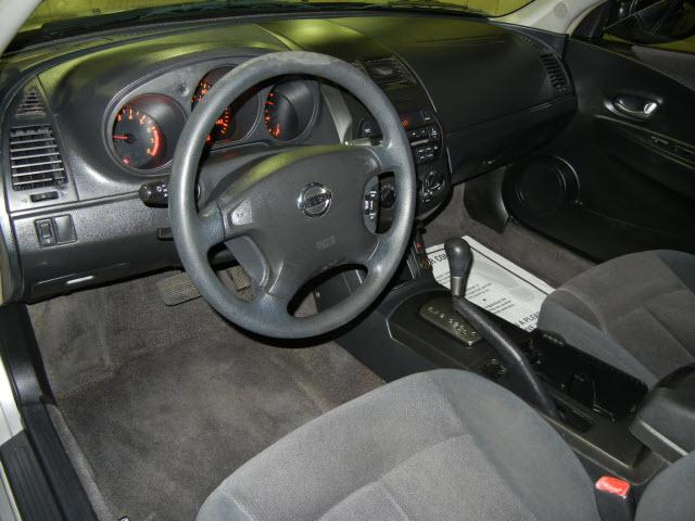 Nissan Altima 2002 photo 2