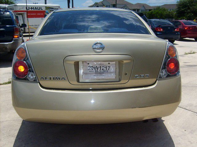 Nissan Altima 2002 photo 2