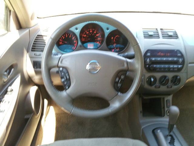 Nissan Altima 2002 photo 1