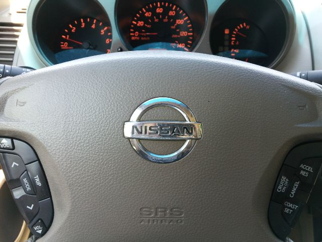 Nissan Altima 2002 photo 2