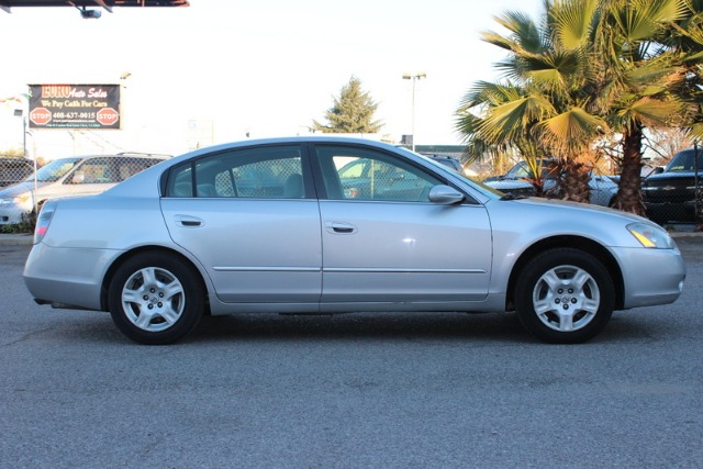 Nissan Altima 2002 photo 2
