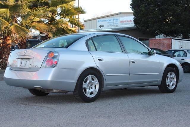 Nissan Altima 2002 photo 4