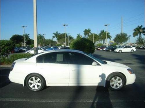 Nissan Altima 2002 photo 2