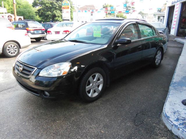 Nissan Altima SLT Quad Cab 2WD Sedan