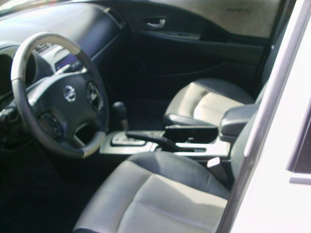 Nissan Altima Pickupslt Quad Cab SWB 4WD 4x4 Truck Sedan