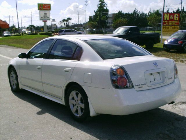 Nissan Altima 2002 photo 1