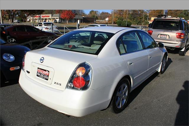 Nissan Altima 2002 photo 4