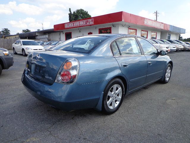 Nissan Altima Pickupslt Quad Cab SWB 4WD 4x4 Truck Sedan