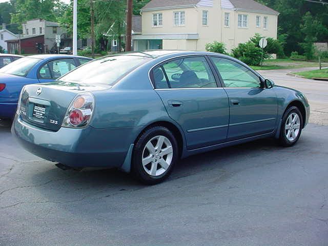 Nissan Altima 2002 photo 1