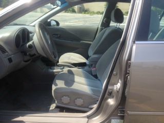 Nissan Altima Pickupslt Quad Cab SWB 4WD 4x4 Truck Sedan