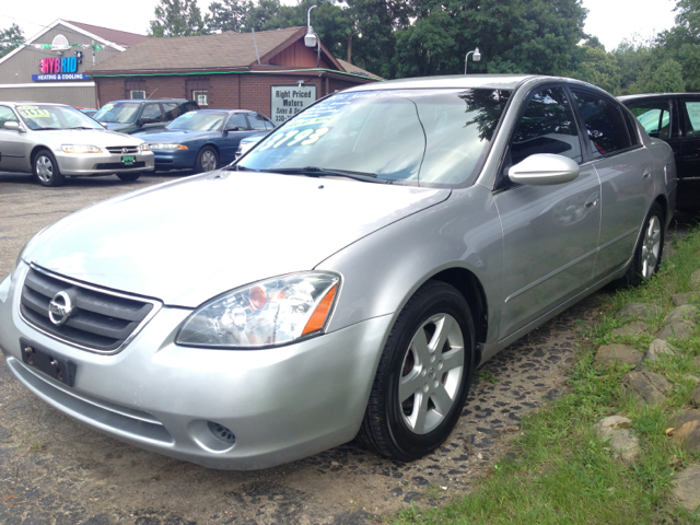 Nissan Altima Pickupslt Quad Cab SWB 4WD 4x4 Truck Sedan