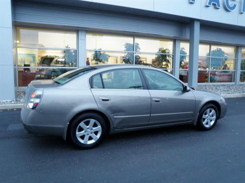 Nissan Altima 2002 photo 4