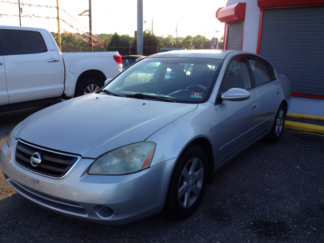 Nissan Altima Pickupslt Quad Cab SWB 4WD 4x4 Truck Sedan