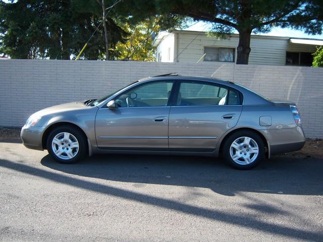 Nissan Altima 2002 photo 2