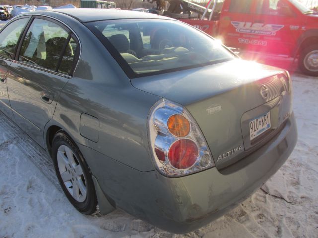 Nissan Altima 2002 photo 2