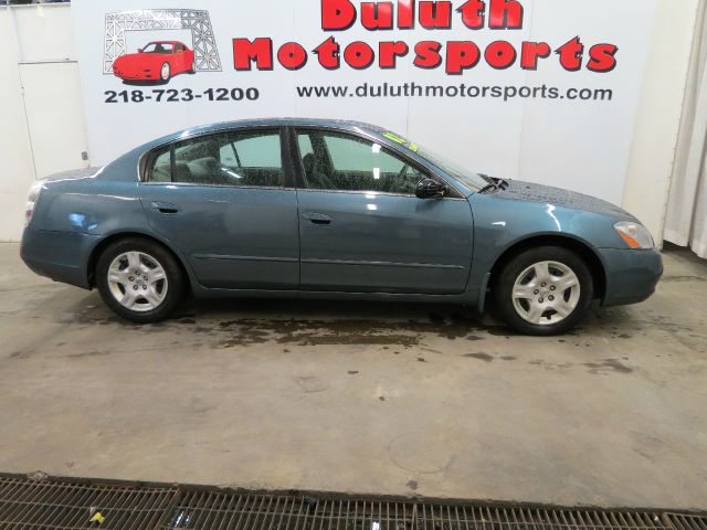 Nissan Altima Pickupslt Quad Cab SWB 4WD 4x4 Truck Sedan