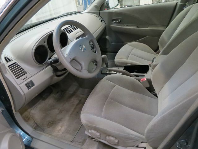 Nissan Altima 2002 photo 4
