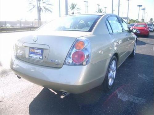 Nissan Altima 2002 photo 2