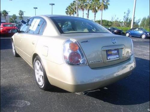 Nissan Altima 2002 photo 4
