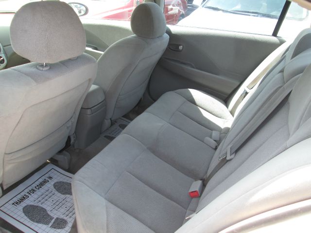 Nissan Altima Pickupslt Quad Cab SWB 4WD 4x4 Truck Sedan