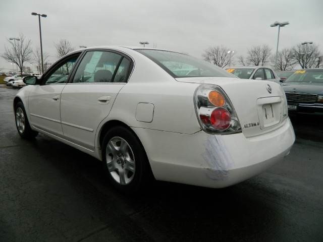 Nissan Altima 2003 photo 4