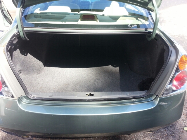 Nissan Altima SE Sedan