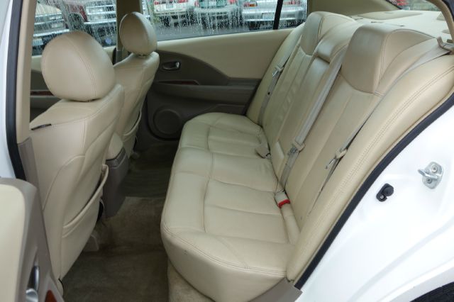 Nissan Altima SLT Quad Cab 2WD Sedan